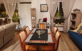 Les Hirondelles, appartement de vacances avec terrasse et coin grillades